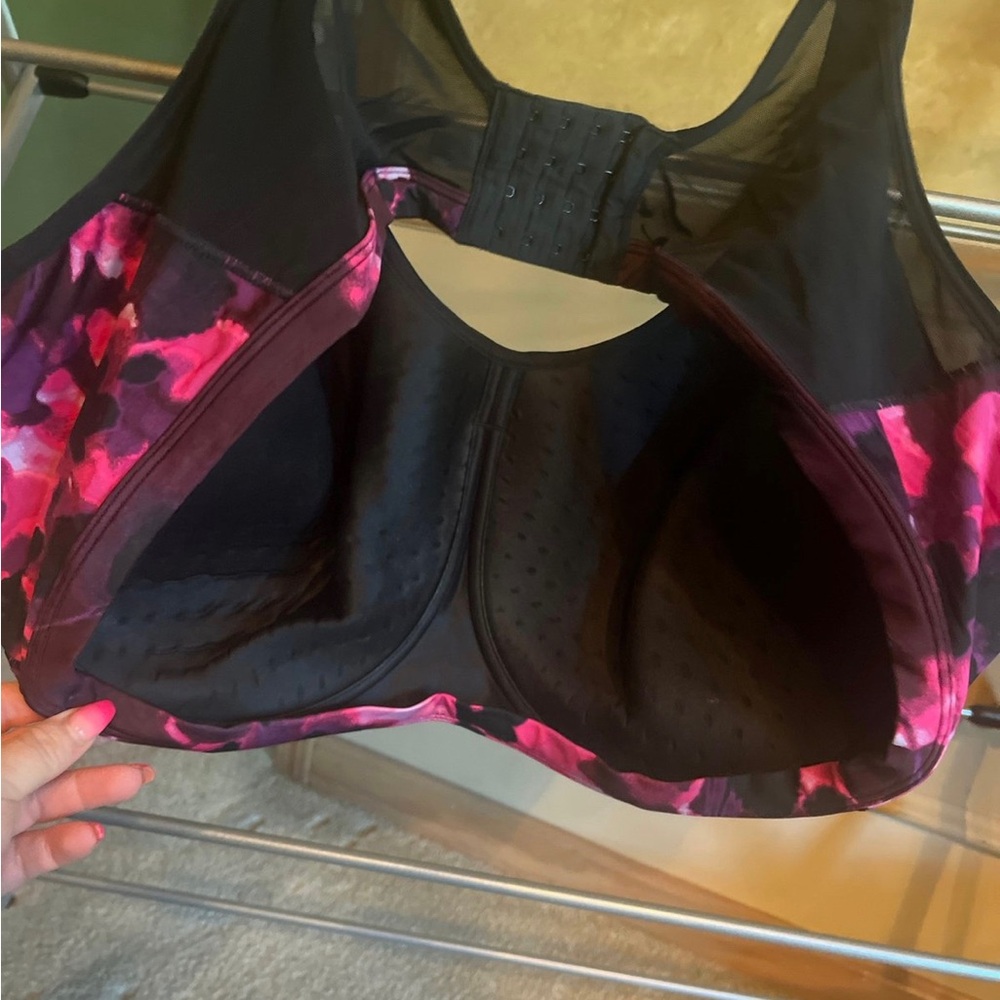 Livi active sports bra - Picture 2 of 2